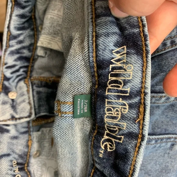 Wild fable size 2 denim shorts - Picture 3 of 3